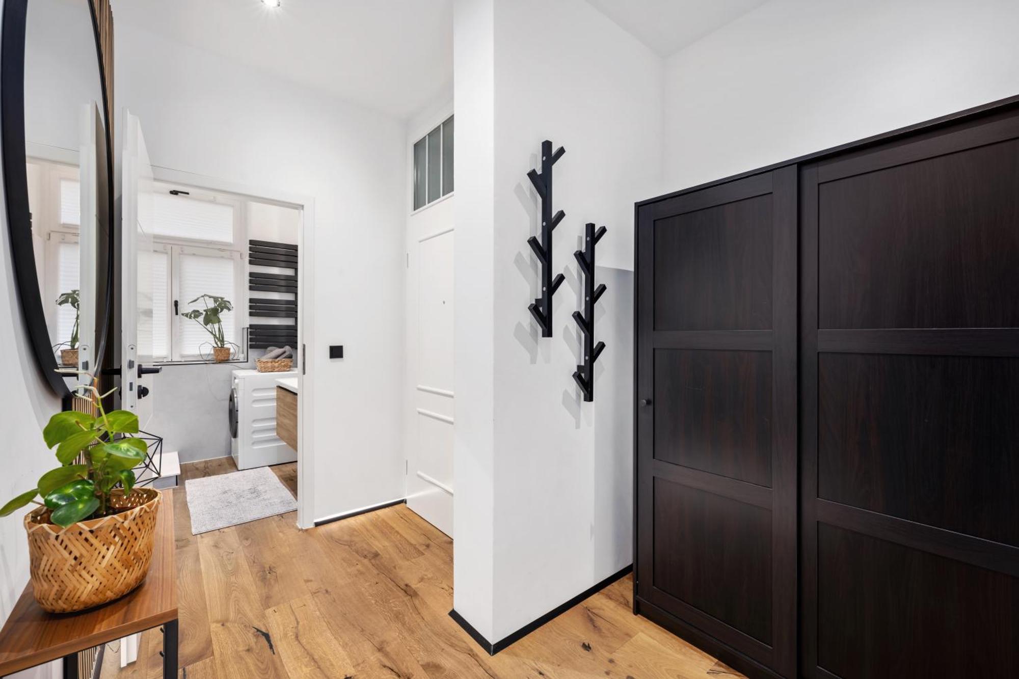 Edler Wohnraum Luxurioeses Stadtstudio Mit Balkon, Kaffeevollautomat & Klima Zwickau Exteriör bild
